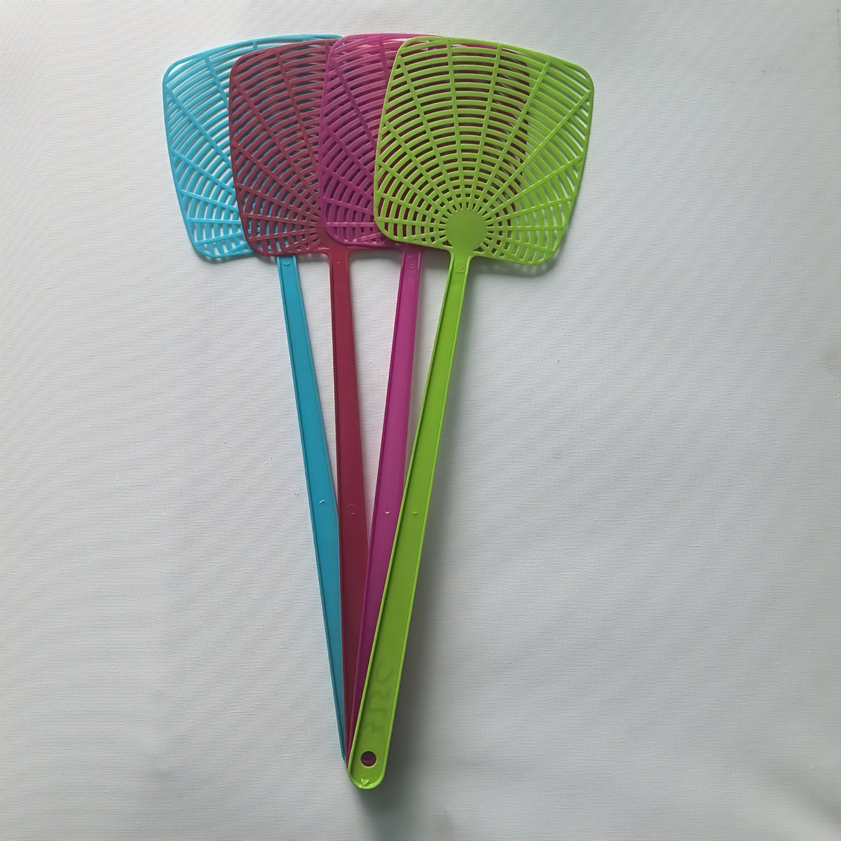 3pcs thickened colored heavy fly swatters random colors